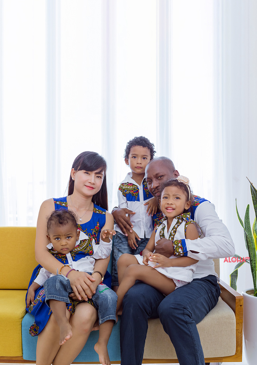 album ảnh gia đình cậu bé da đen